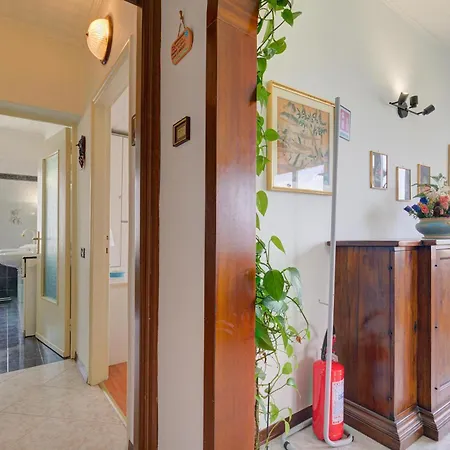 Lorenza Rooftop: Maggiore View Balcony Near - Happy Apartment *