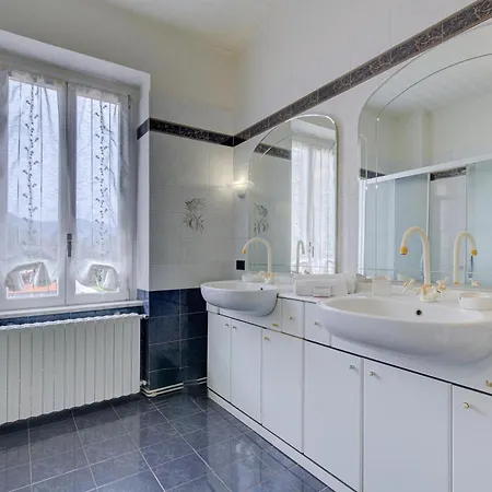 Lorenza Rooftop View - Happy ستريزا