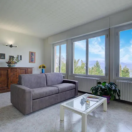Lorenza Rooftop: Maggiore View Balcony Near - Happy Apartment *