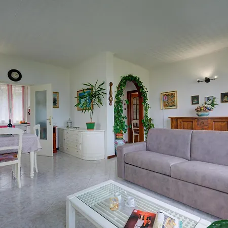 Lorenza Rooftop View - Happy * ستريزا