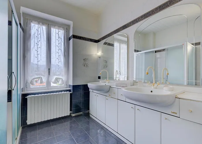 Lorenza Rooftop View - Happy ストレーザ